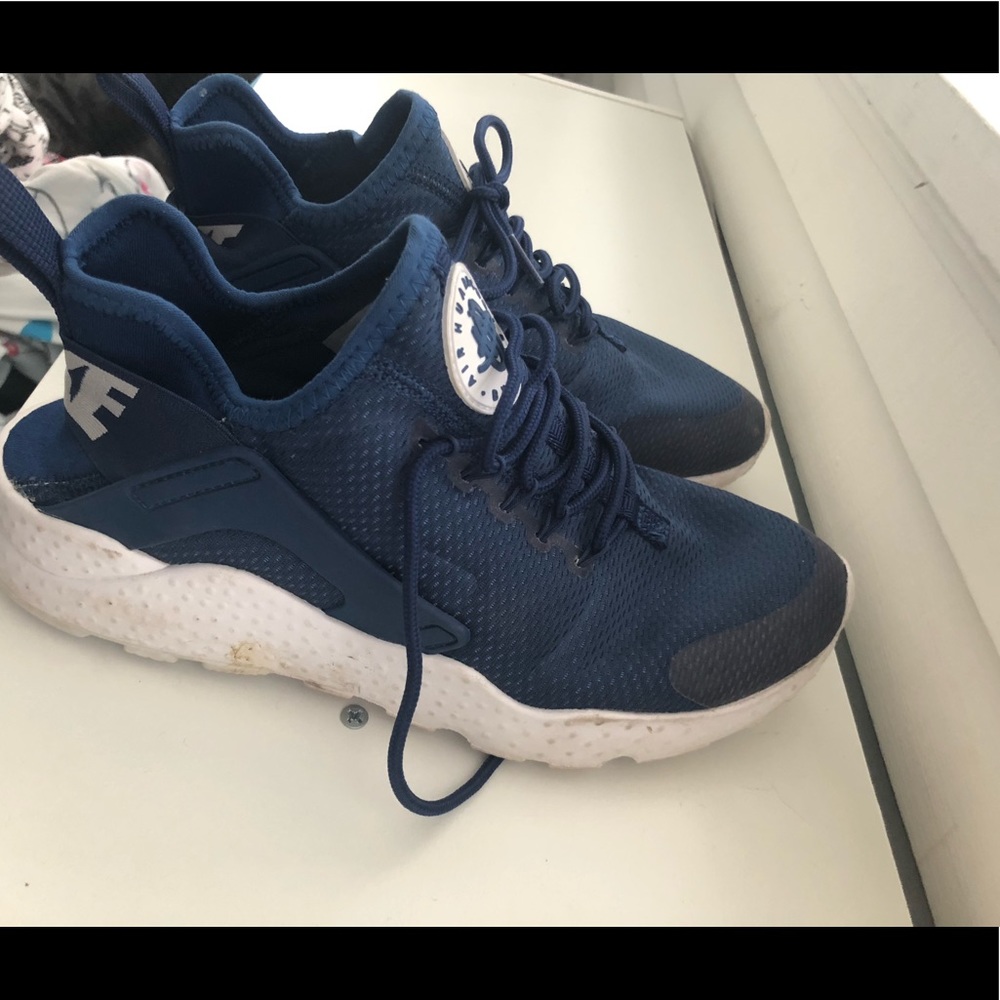 Nike Huarache women’s shoes 7.5